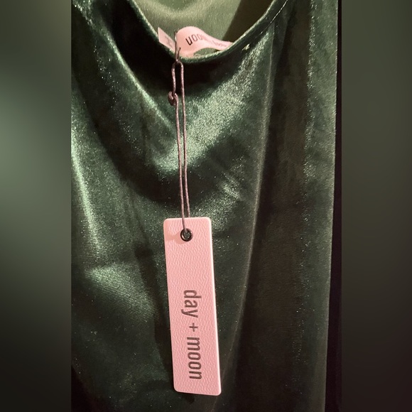 ⭐️Hunter green bodysuit size large NEW - Picture 3 of 3